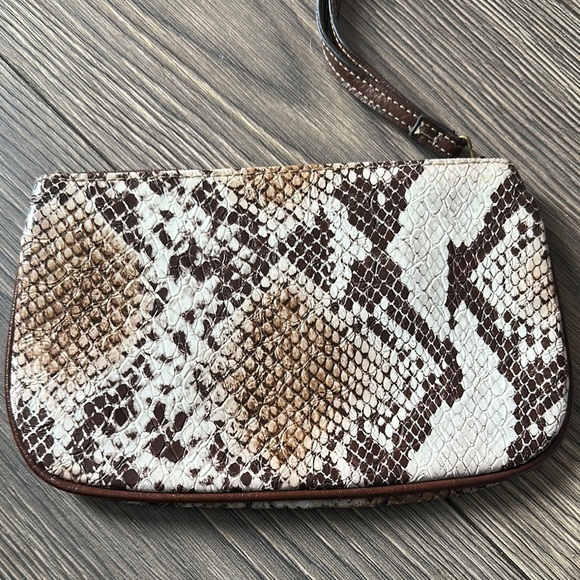 Minicci Brown and Cream Clutch with Snakeskin Pattern and Zipper Closure - Picture 2 of 6